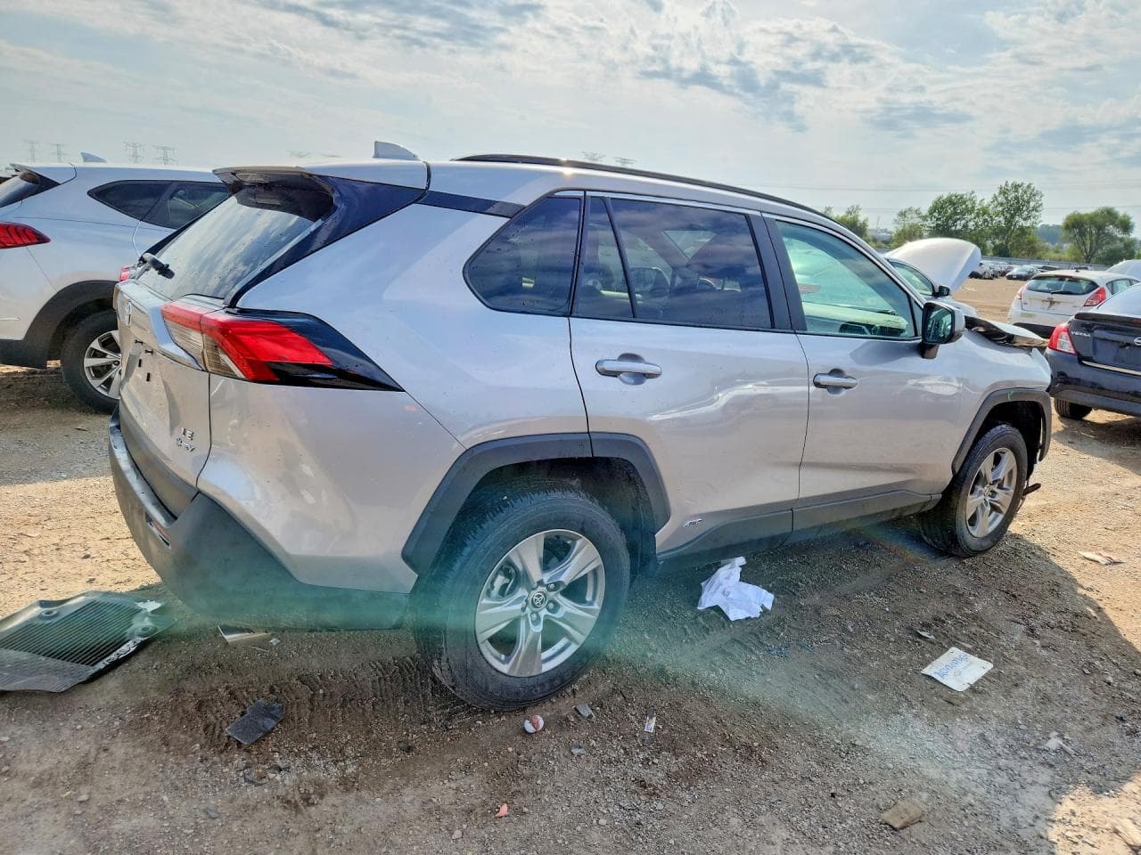 2025 Toyota Rav4 Le - foto 3