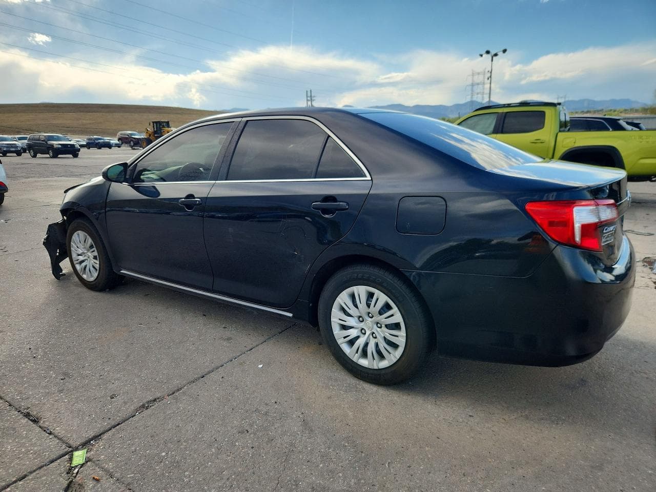 2013 Toyota Camry Le - foto 2