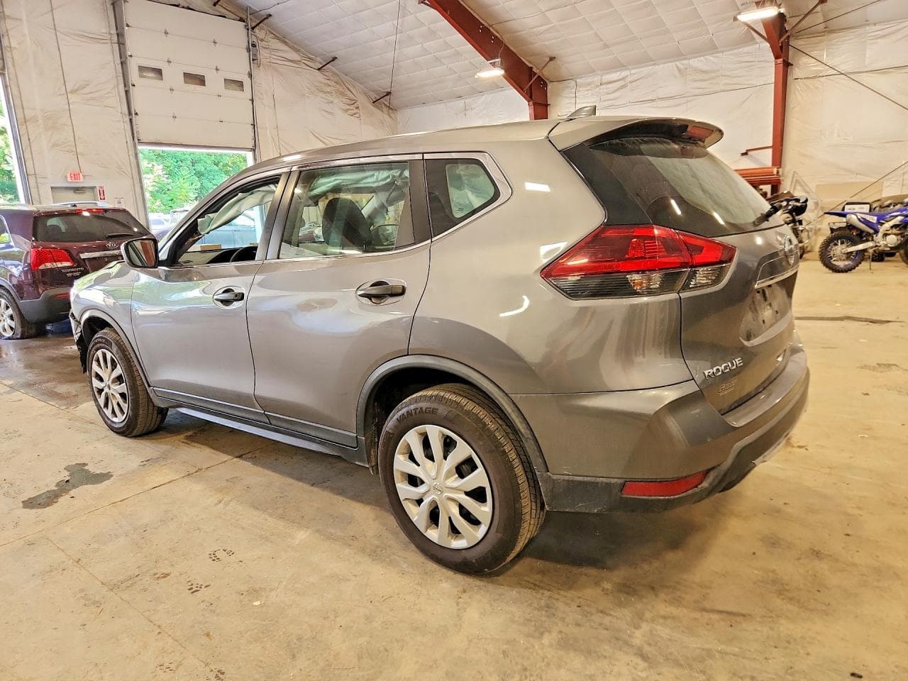 2018 Nissan Rogue S - foto 2