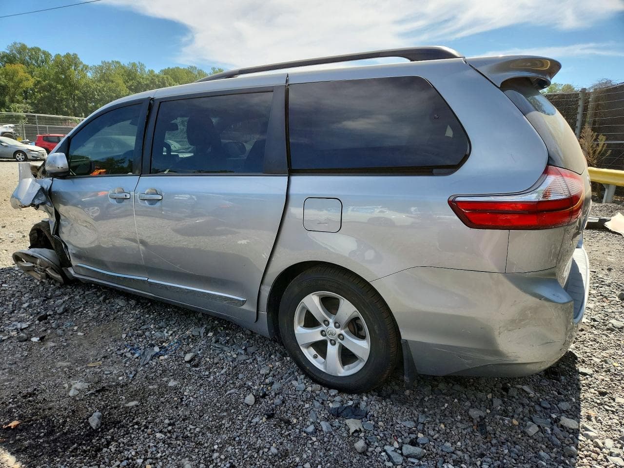 2017 Toyota Sienna Le - foto 2