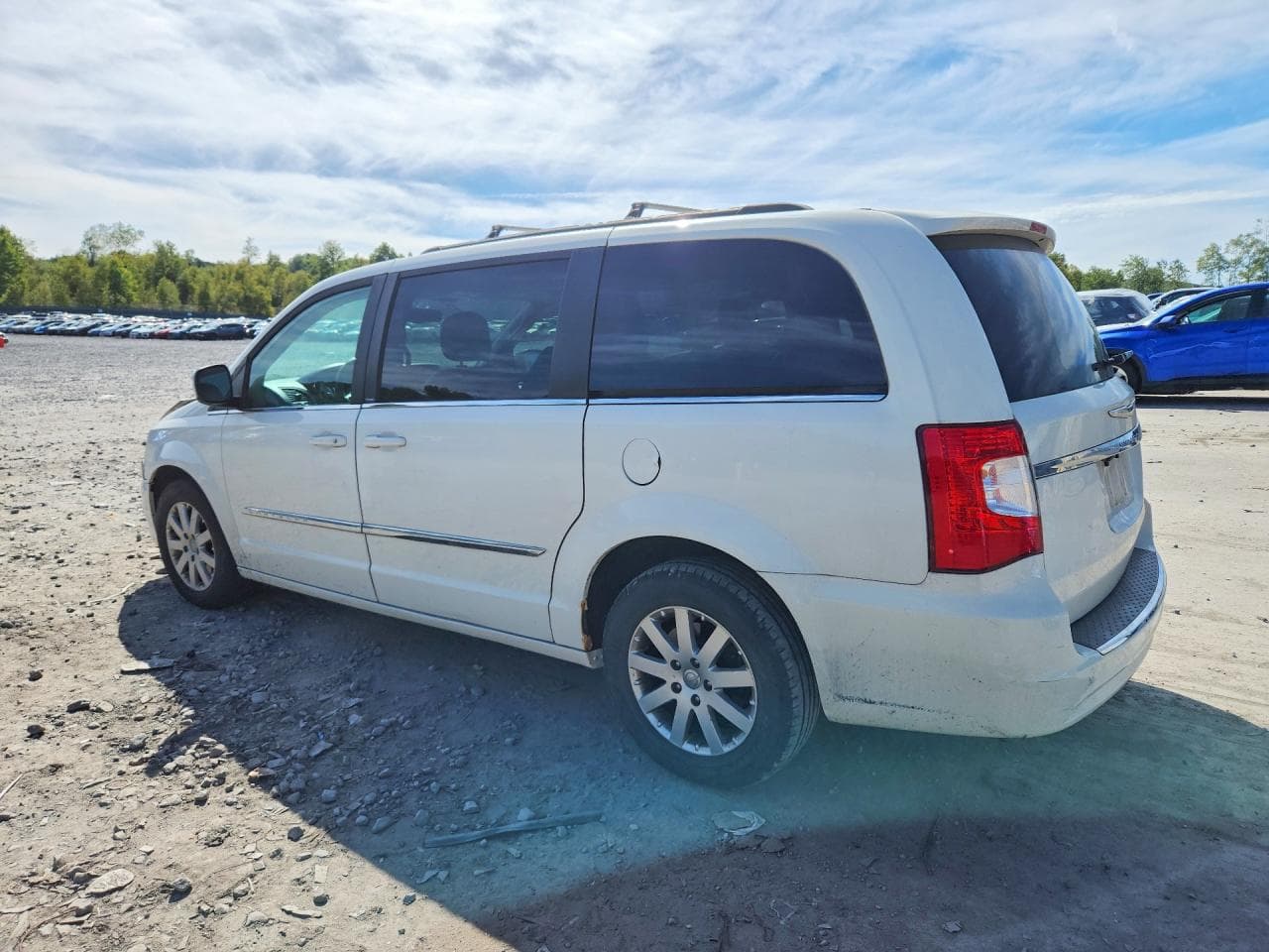 2013 Chrysler Town & Country Touring - foto 2