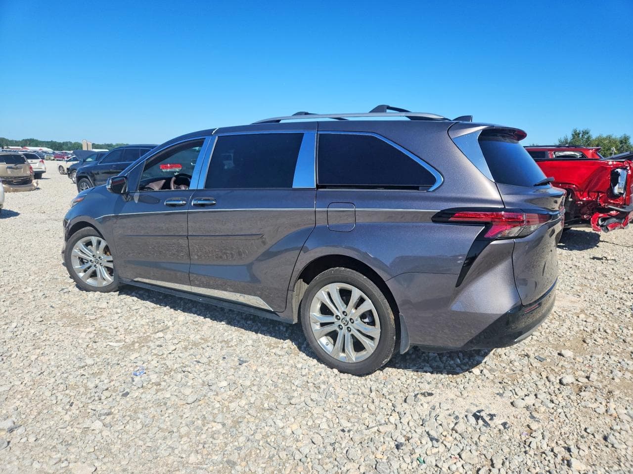 2024 Toyota Sienna Platinum 7-Passenger - foto 2