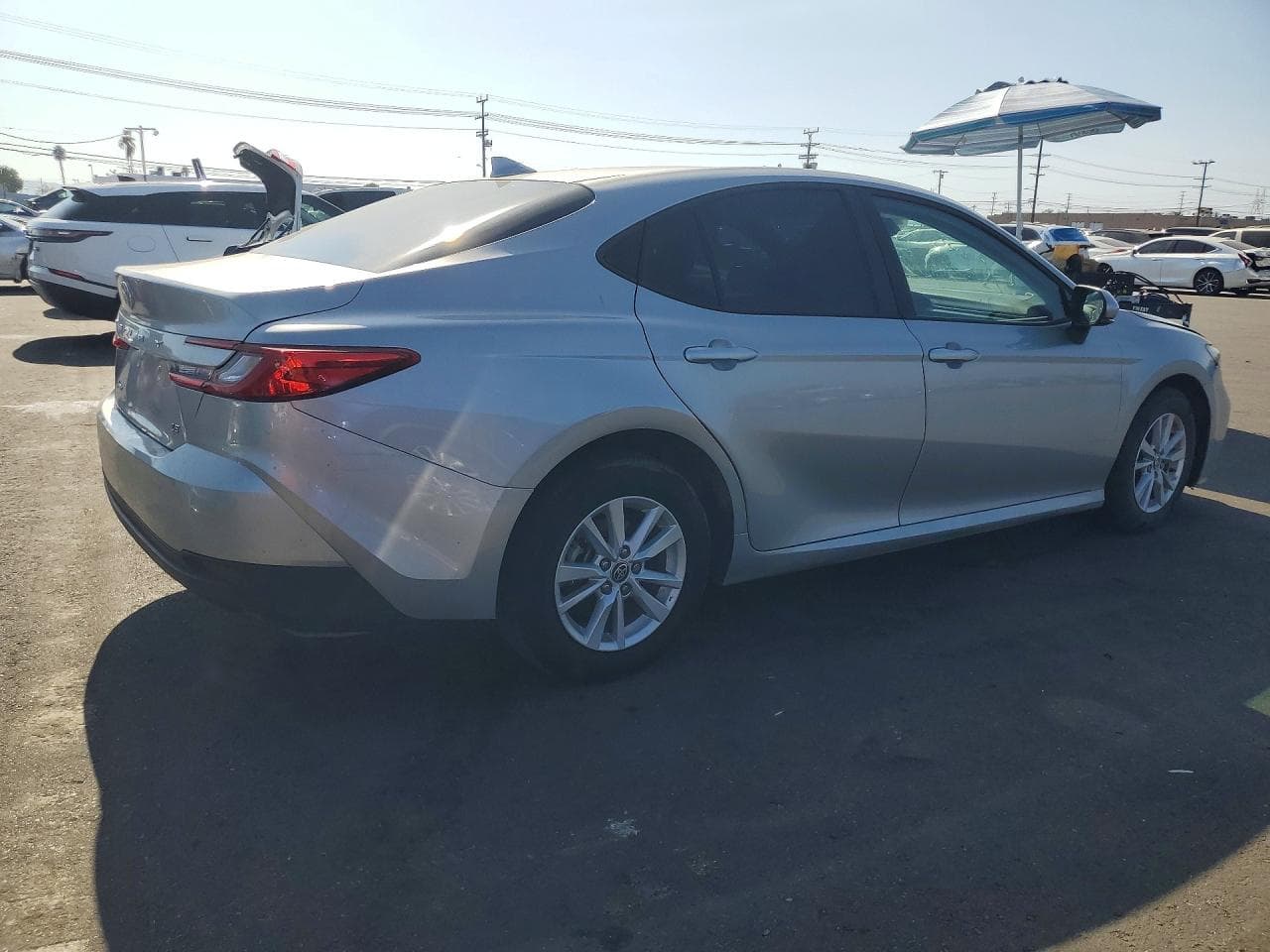 2025 Toyota Camry Le - foto 3