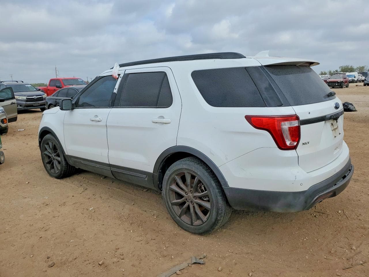 2017 Ford Explorer Xlt - foto 2