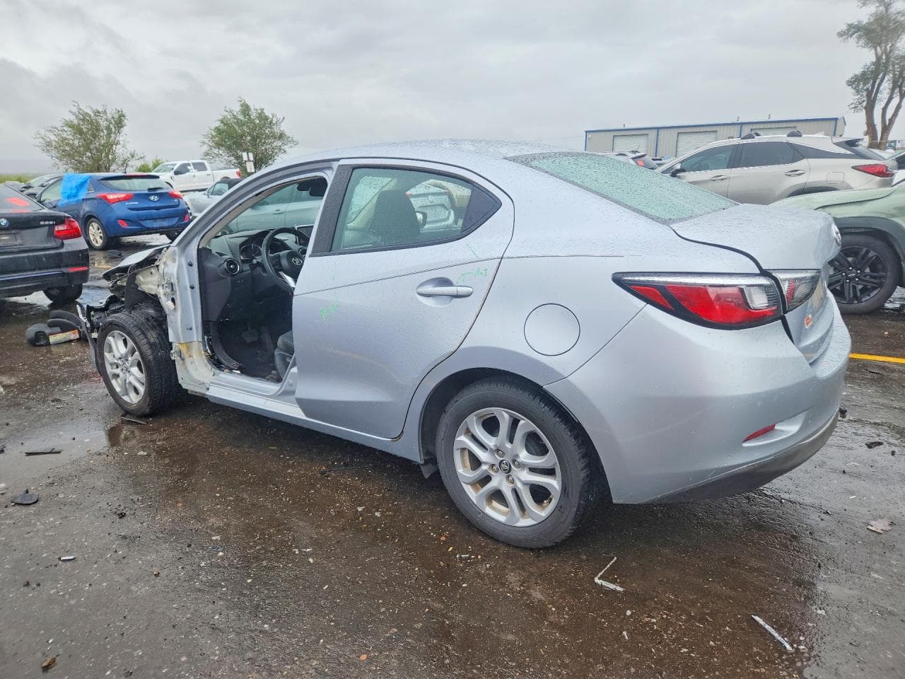 2017 Toyota Yaris Ia Base - foto 2