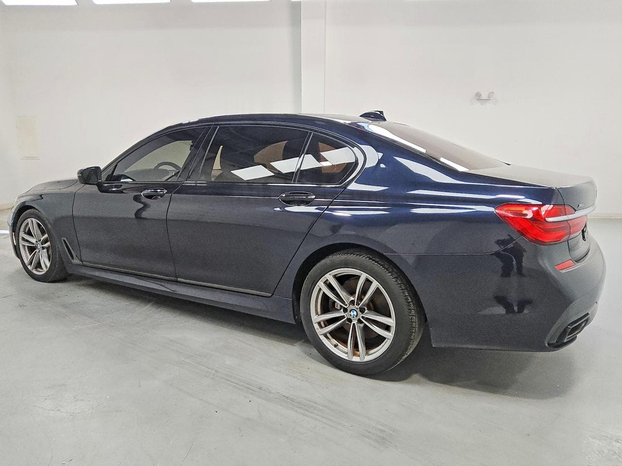 2019 BMW 750 Xi - foto 2
