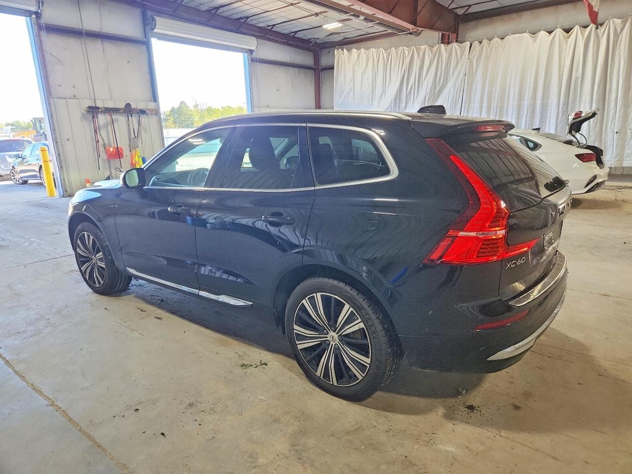 2023 Volvo Xc60 Plus - foto 2