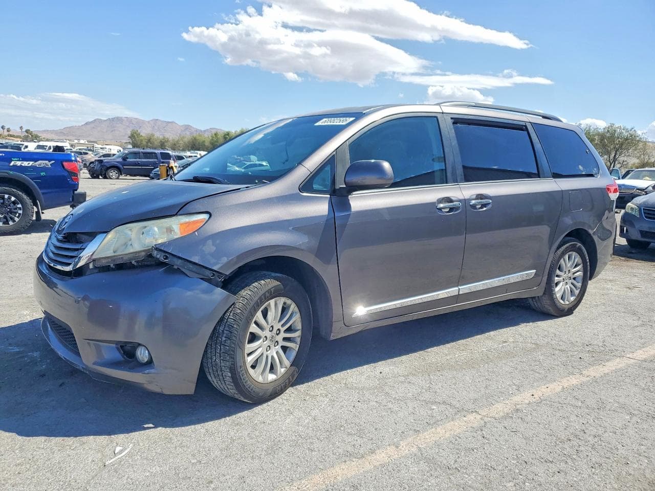 2014 Toyota Sienna Xle 8-Passenger