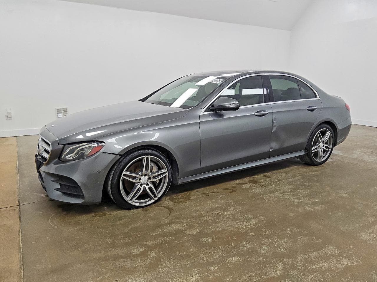 Mercedes-Benz E-klasse 2017 z USA