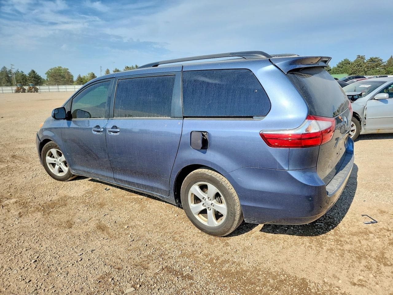 2015 Toyota Sienna Le - foto 2
