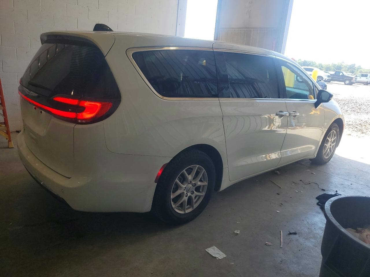 2025 Chrysler Pacifica Select - foto 3