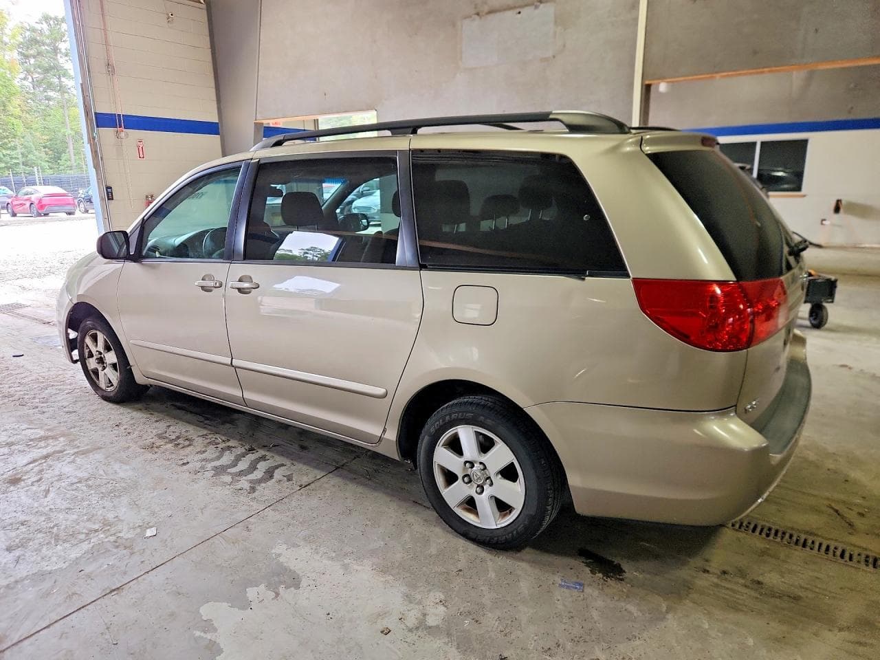 2008 Toyota Sienna Le 8-Passenger - foto 2