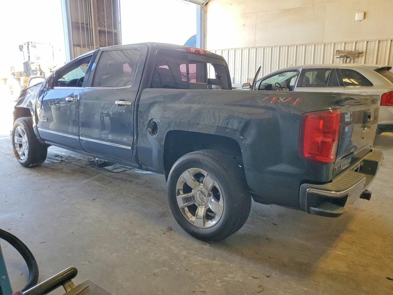 2018 Chevrolet 1500 Silve - foto 2