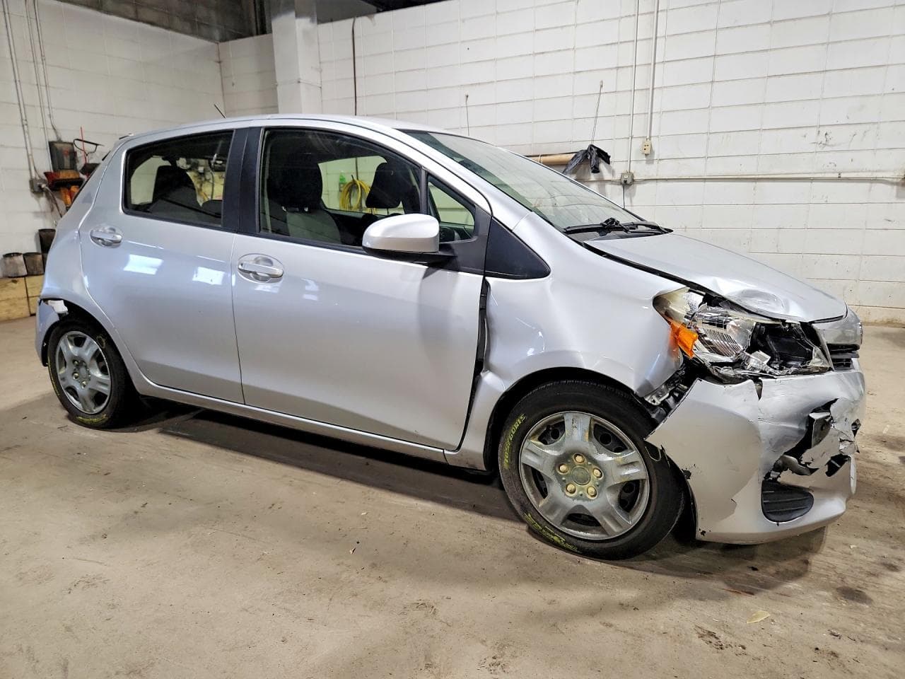 2012 Toyota Yaris 5-Door Le - foto 4