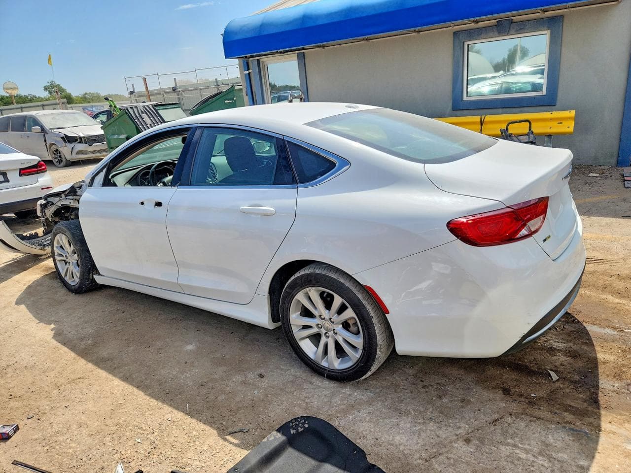 2015 Chrysler 200 Limited - foto 2