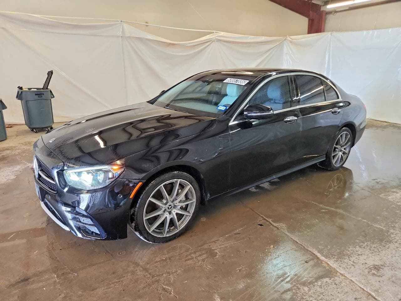 Mercedes-Benz E-klasse 2021 z USA