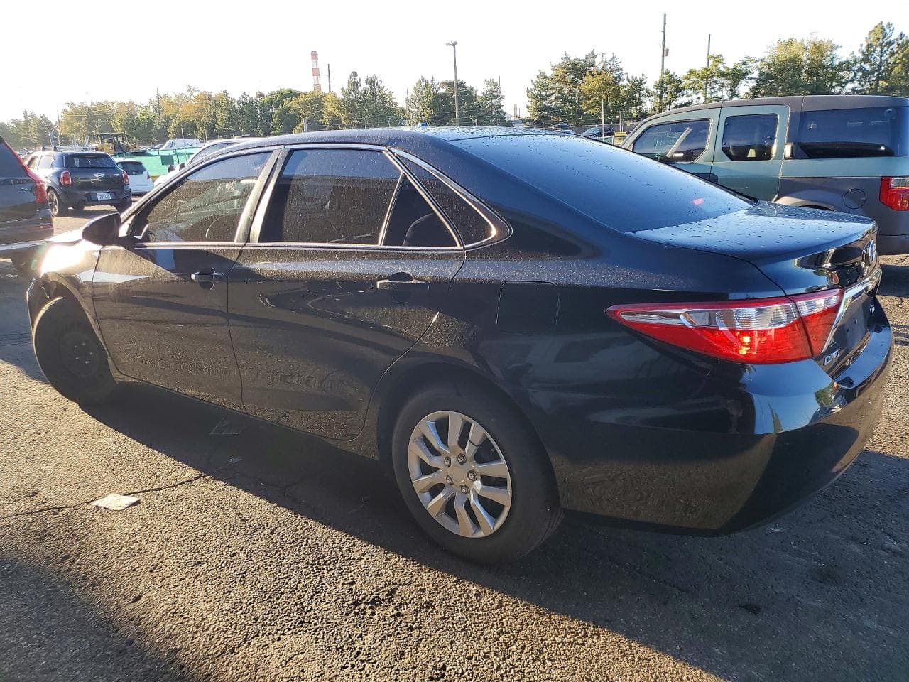 2016 Toyota Camry Le - foto 2