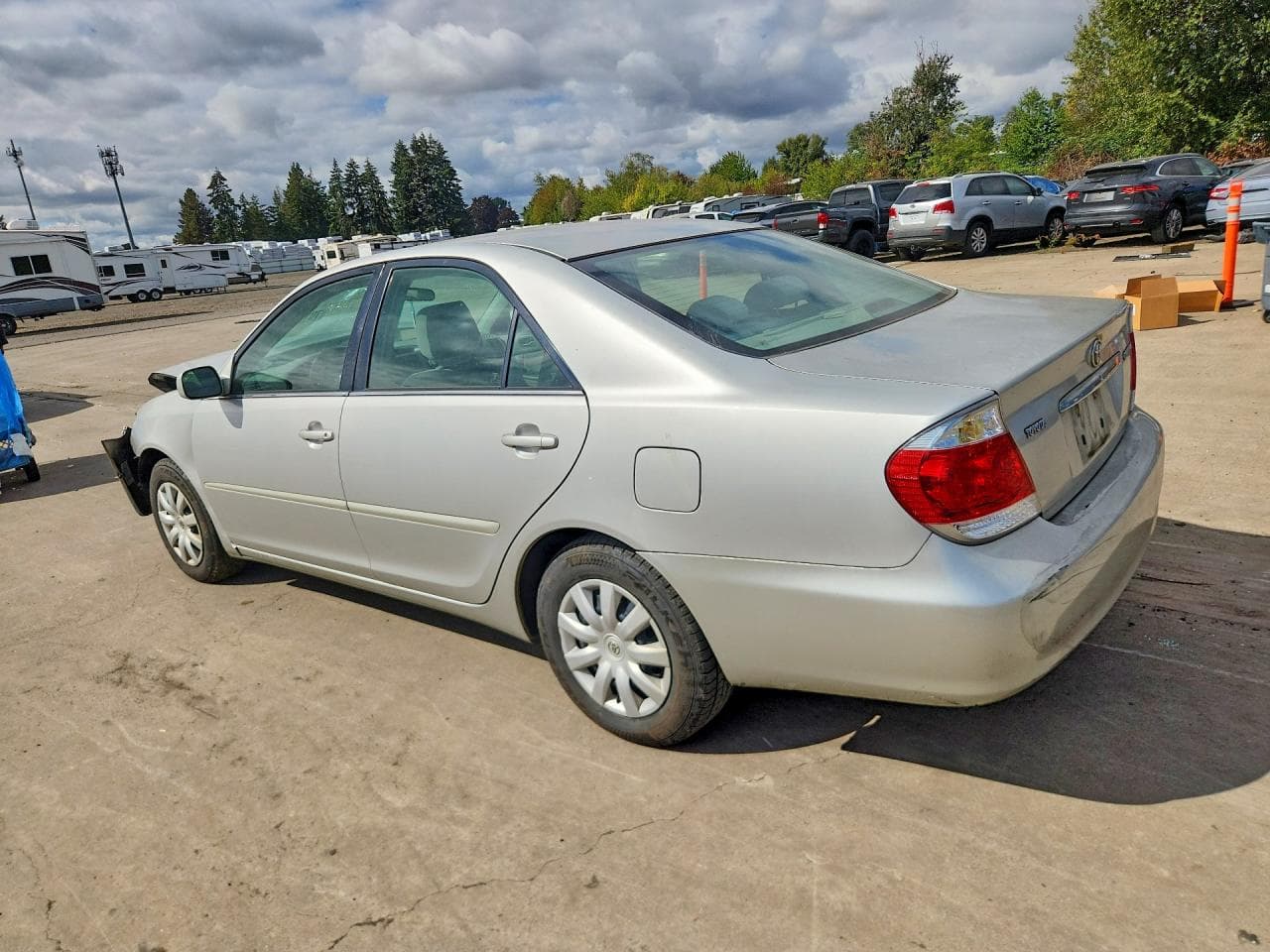 2005 Toyota Camry Le - foto 2