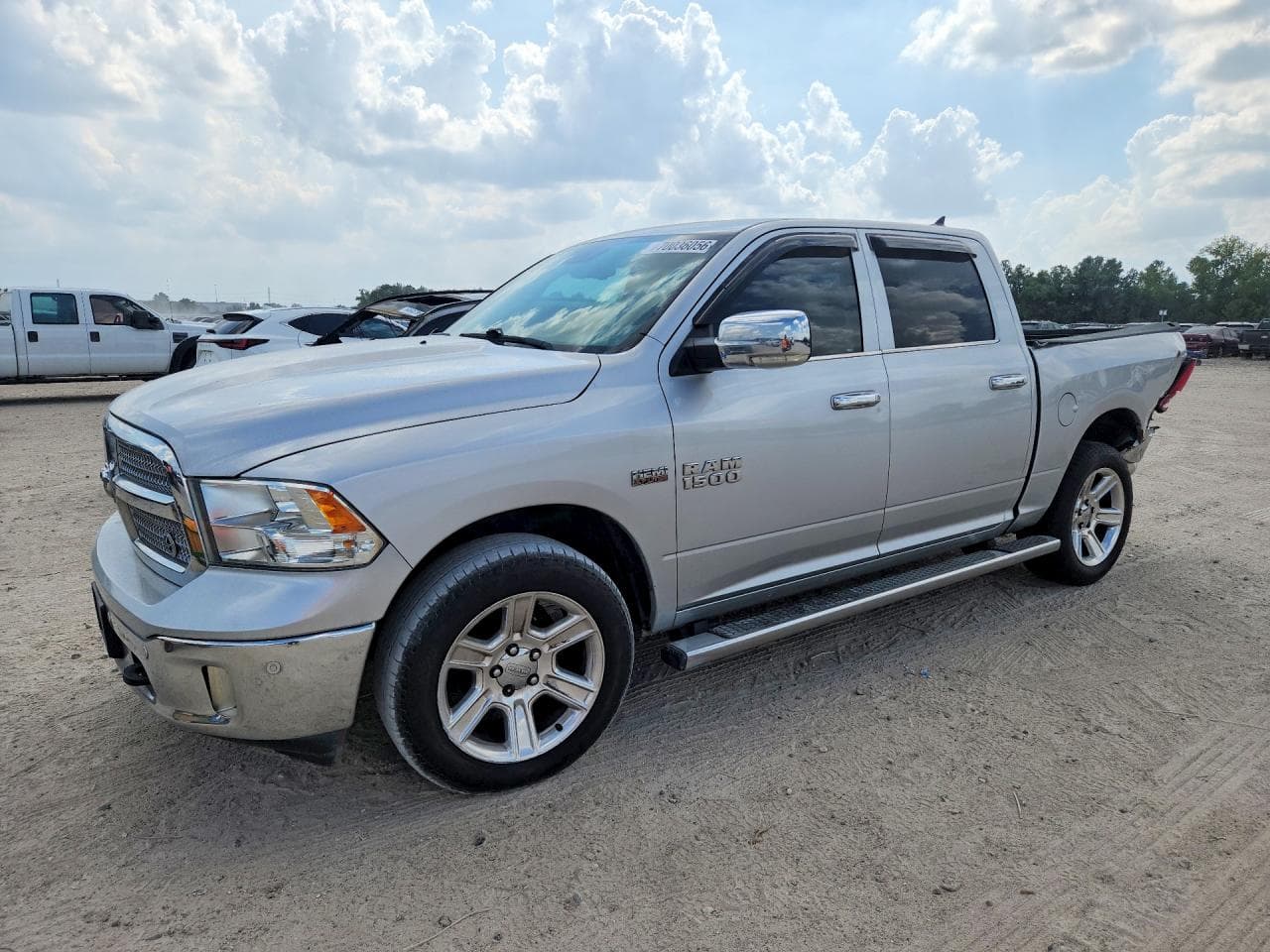 RAM 1500 2017 z USA
