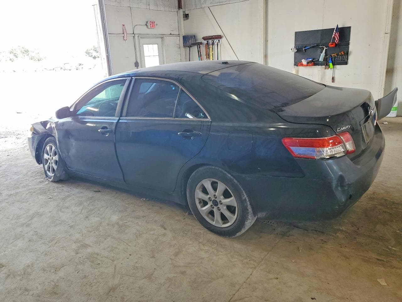 2011 Toyota Camry Le - foto 2