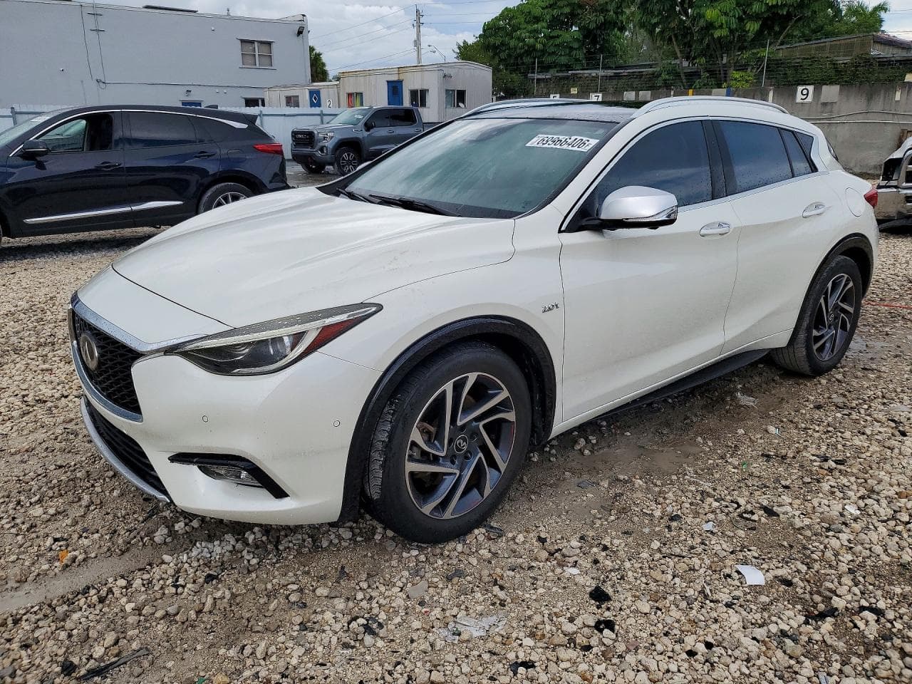 Infiniti QX30 2018 z USA