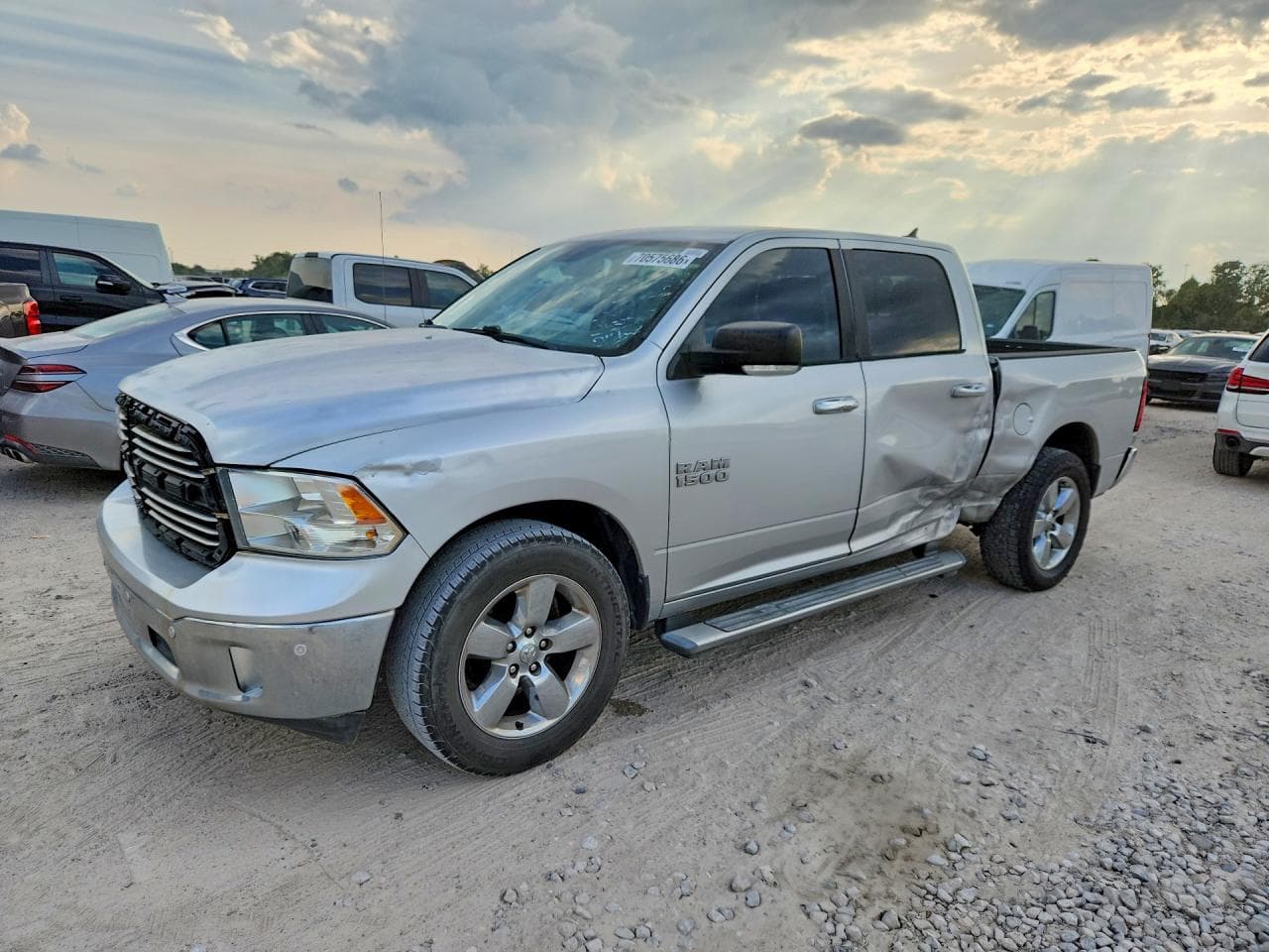 RAM 1500 2017 z USA