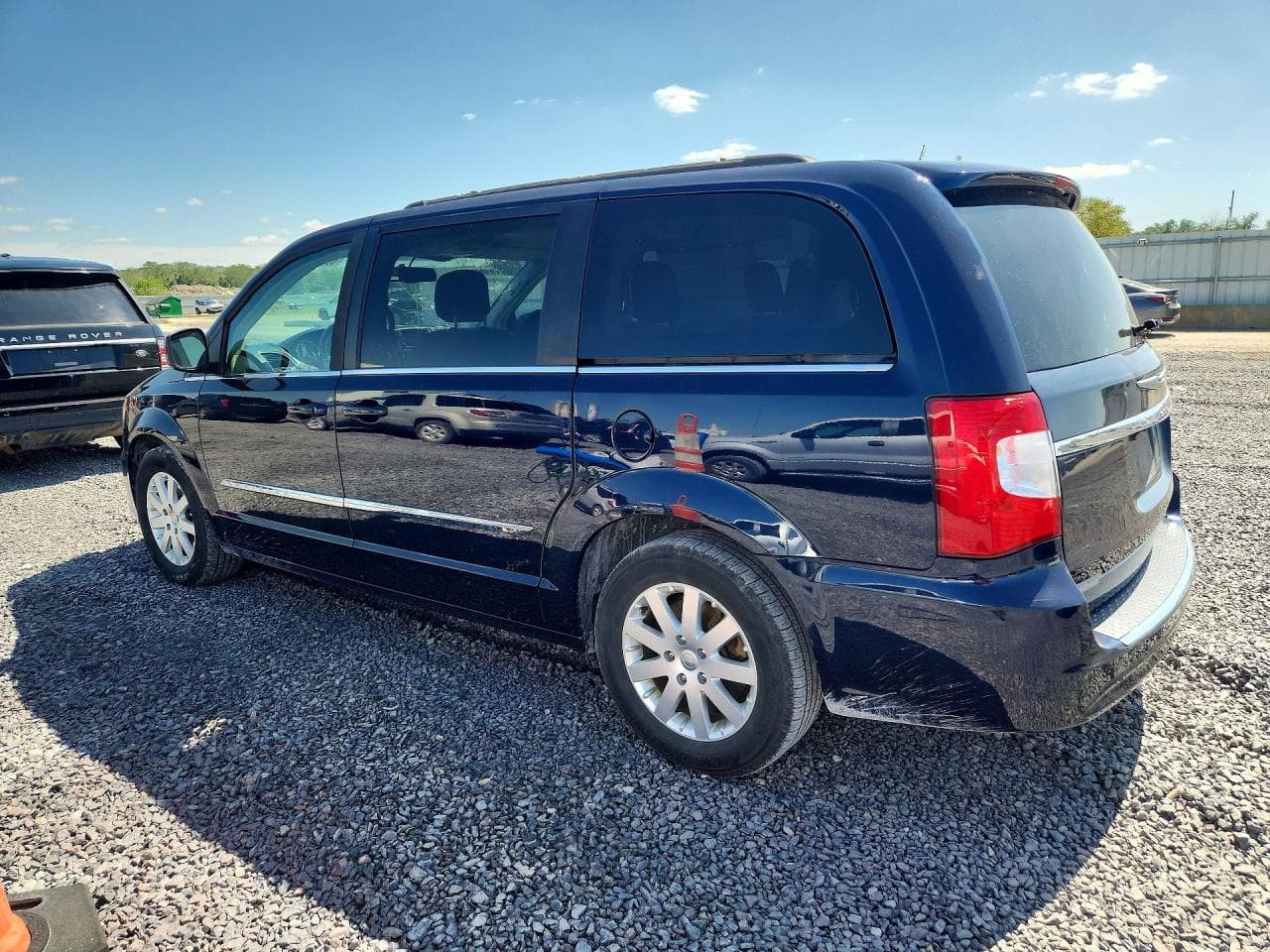 2015 Chrysler Town & Country Touring - foto 2