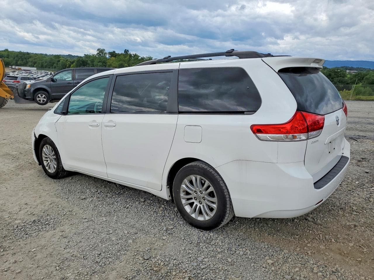 2013 Toyota Sienna Xle 8-Passenger - foto 2