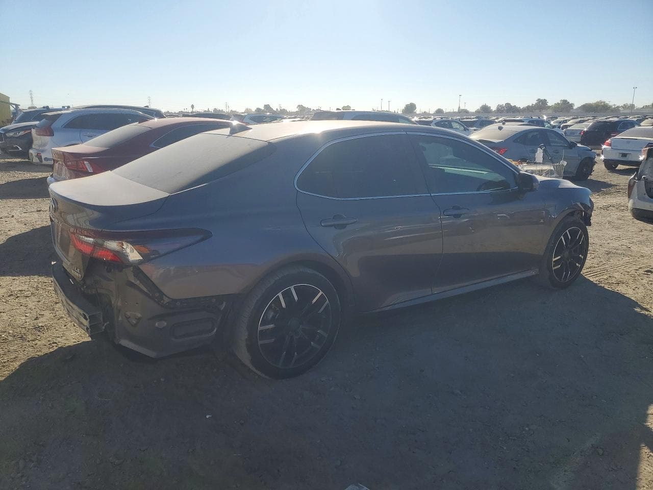 2022 Toyota Camry Le - foto 3
