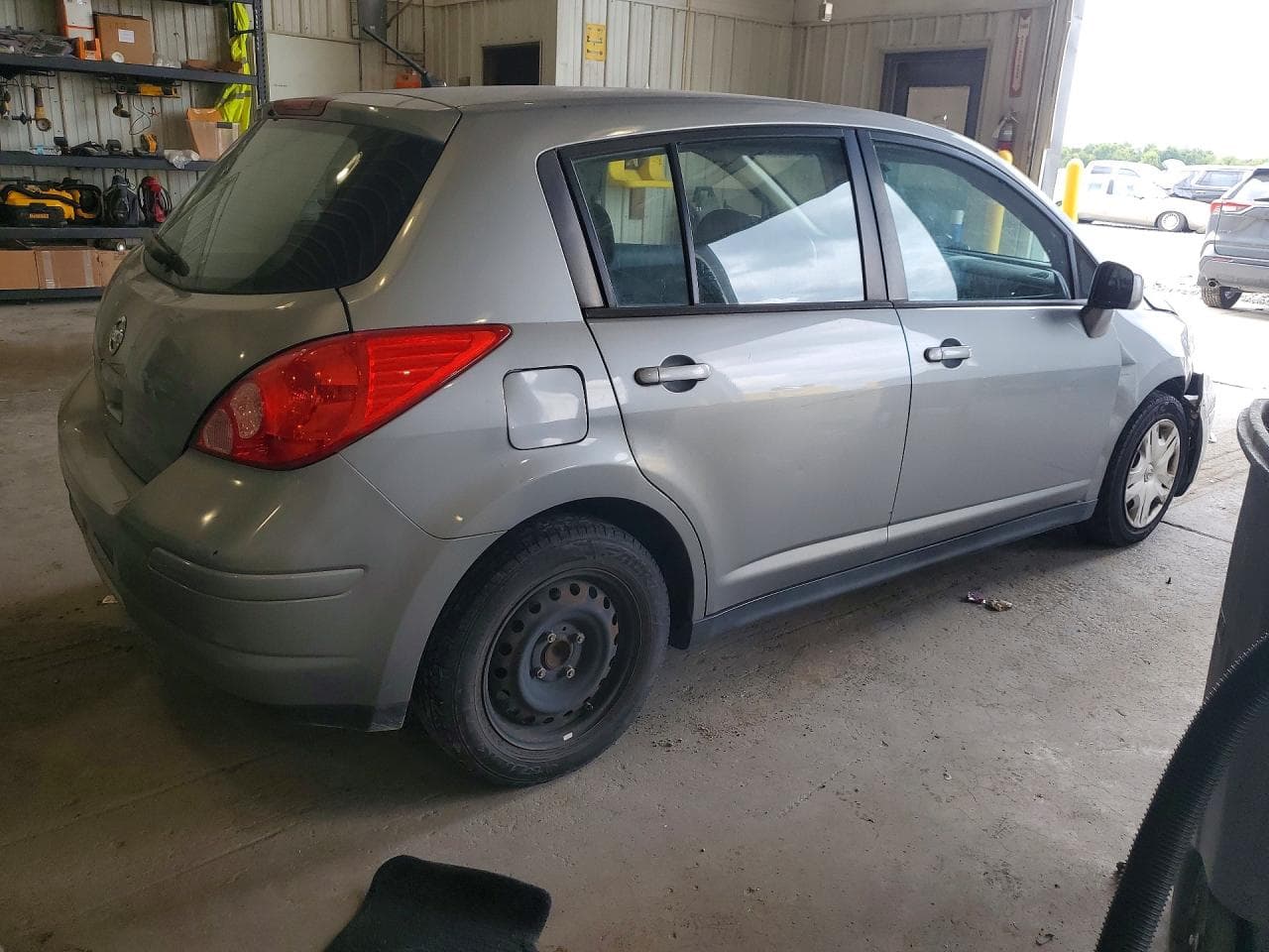 2011 Nissan Versa 1.8 S - foto 3