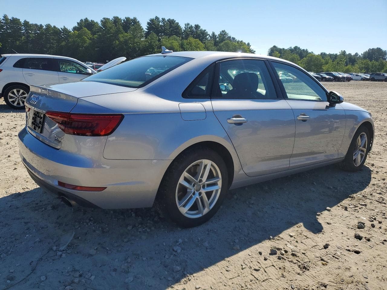 2017 Audi A4 Premium - foto 3