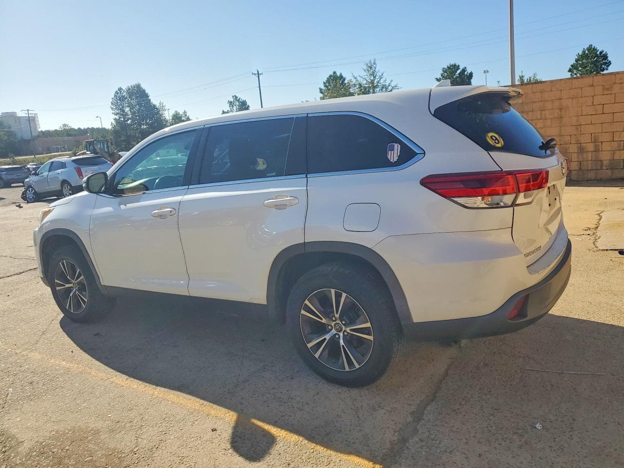 2019 Toyota Hilandr Le - foto 2