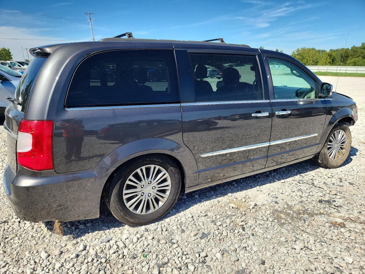 2016 Chrysler Town & Country Touring L - foto 3