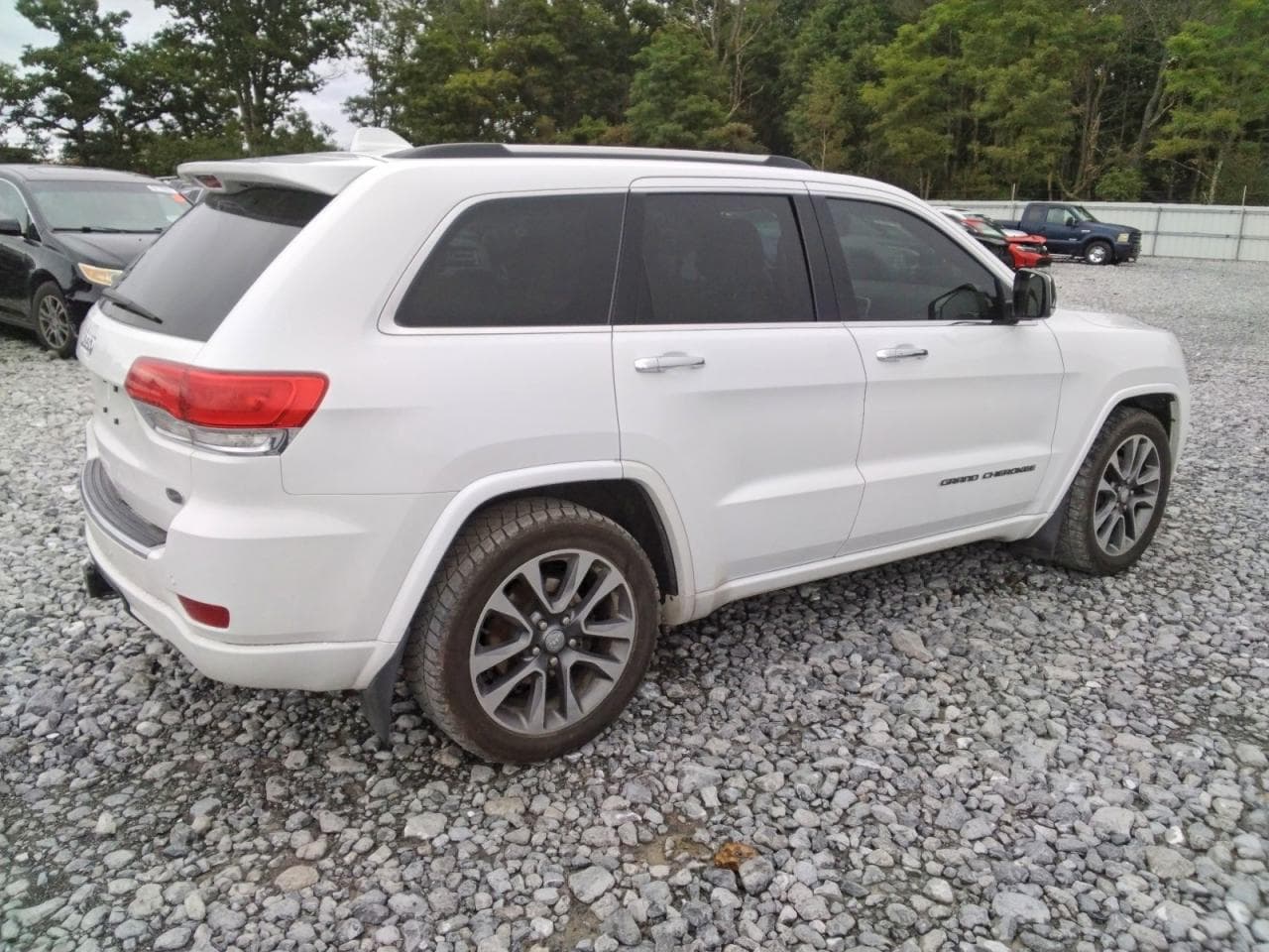 2017 Jeep Grand Cherokee Overland - foto 3