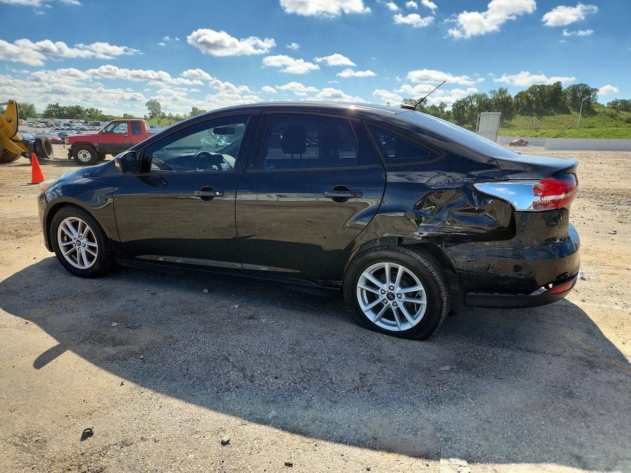 2015 Ford Focus 4D - foto 2