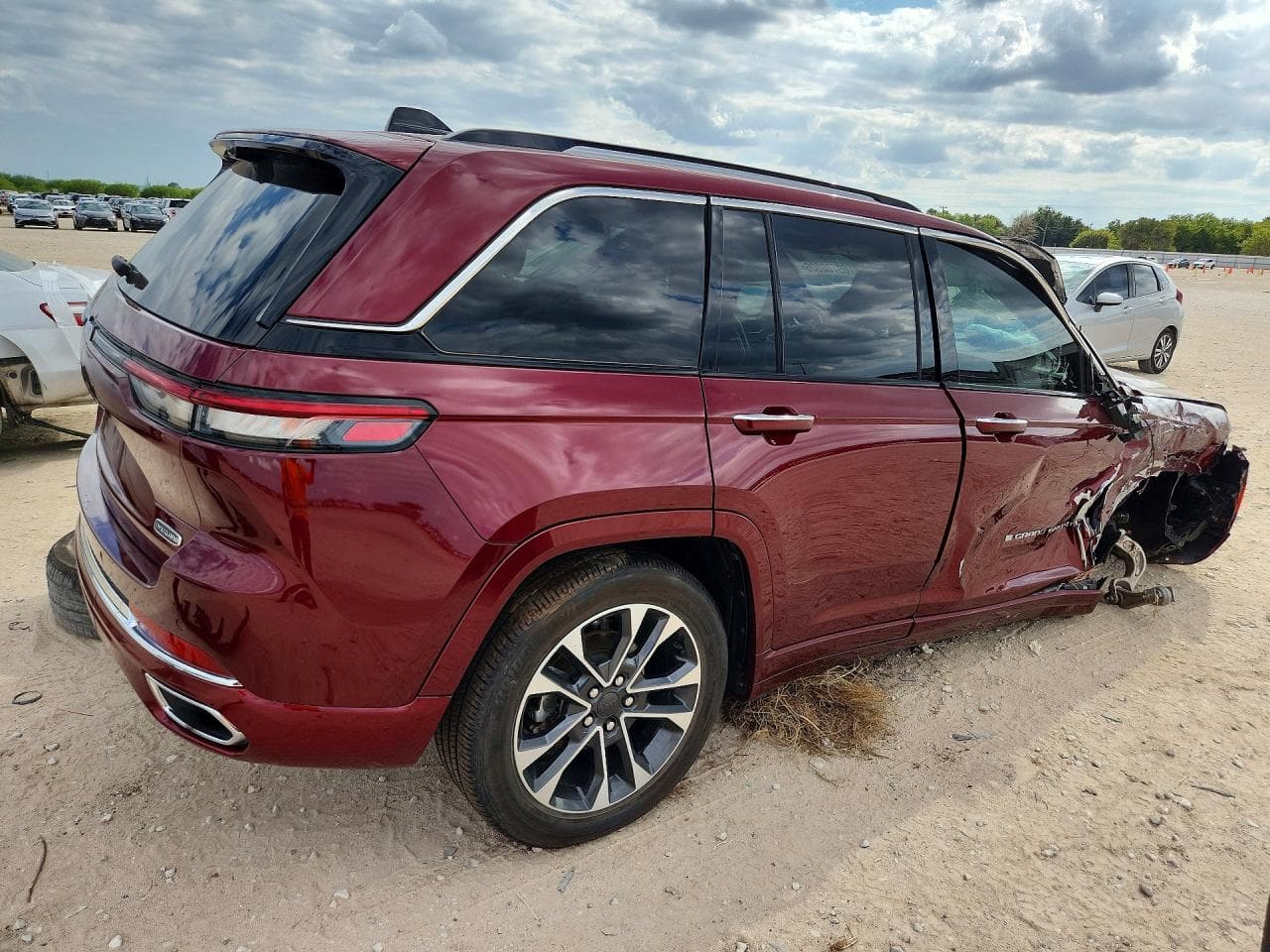 2023 Jeep Grand Cherokee Overland - foto 3