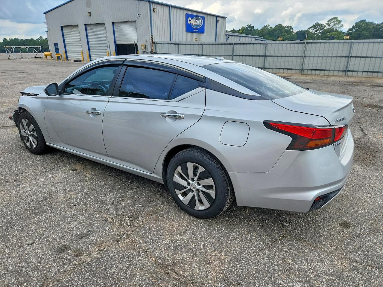 2019 Niss Altima - foto 2