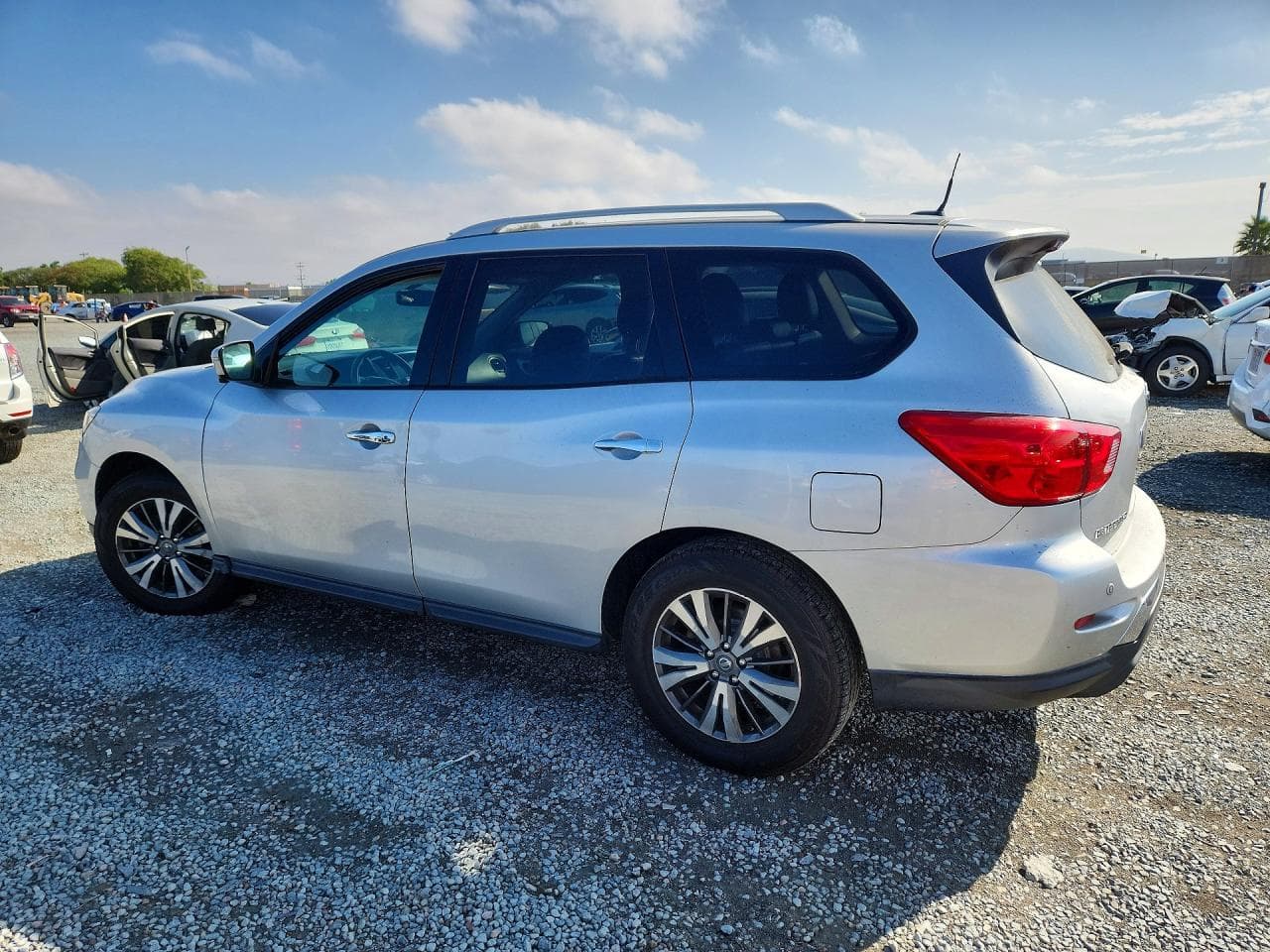 2017 Nissan Pathfinder Sl - foto 2