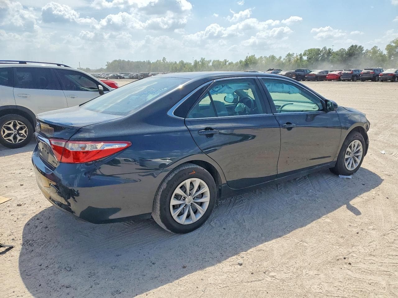2017 Toyota Camry - foto 3