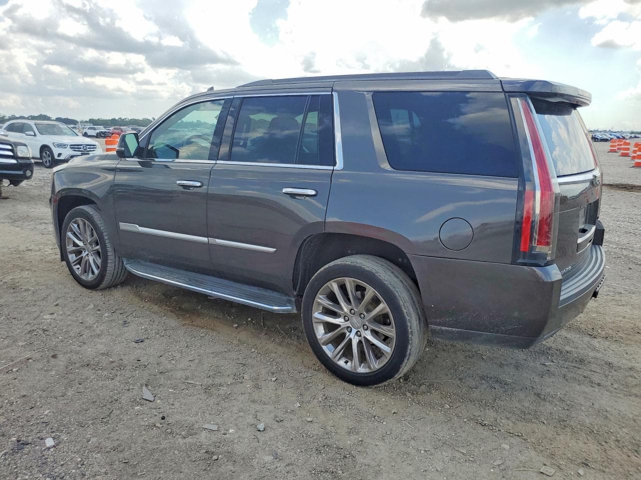 2020 Cadillac Escalade Luxury - foto 2