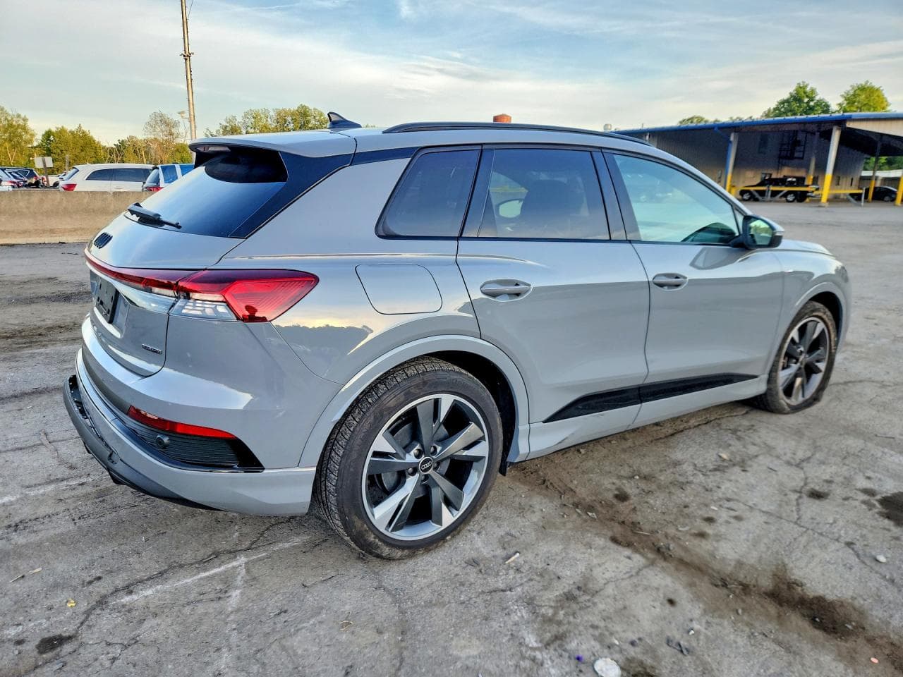 2025 Audi Q4 E-Tron Premium - foto 3