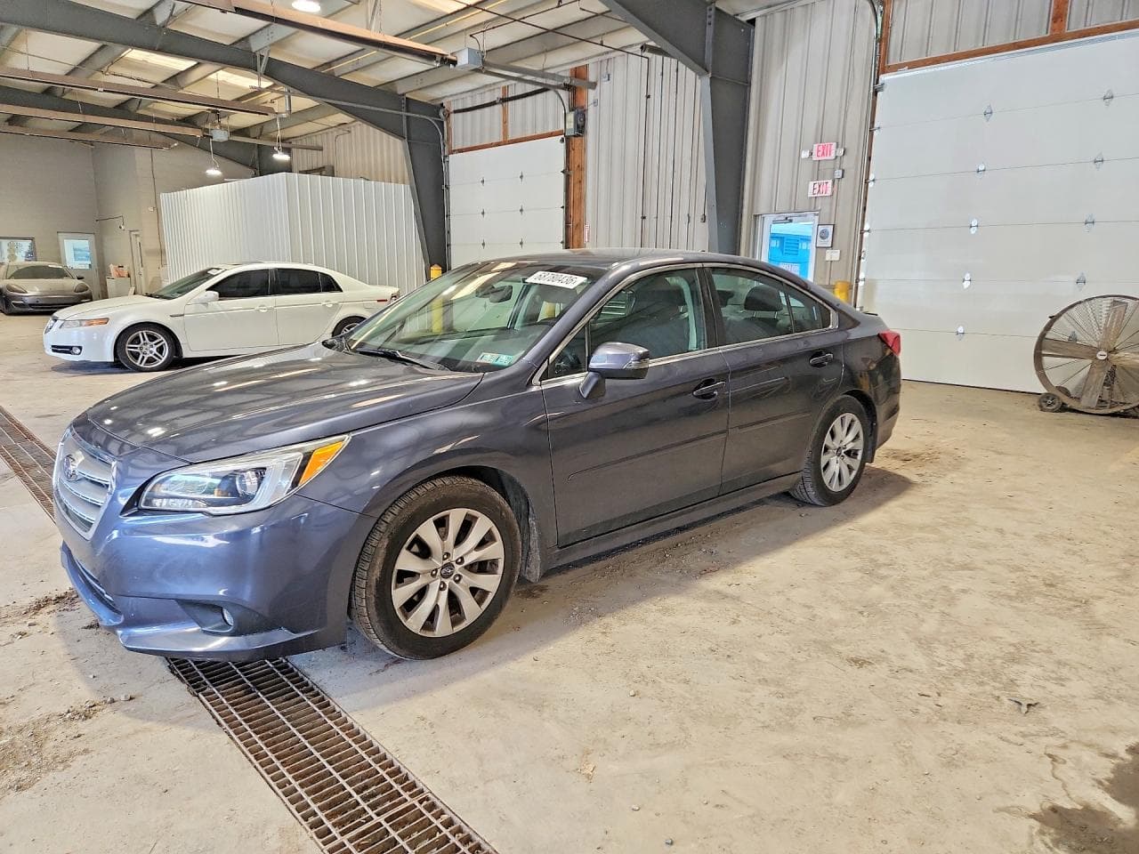 Subaru Legacy 2017 z USA