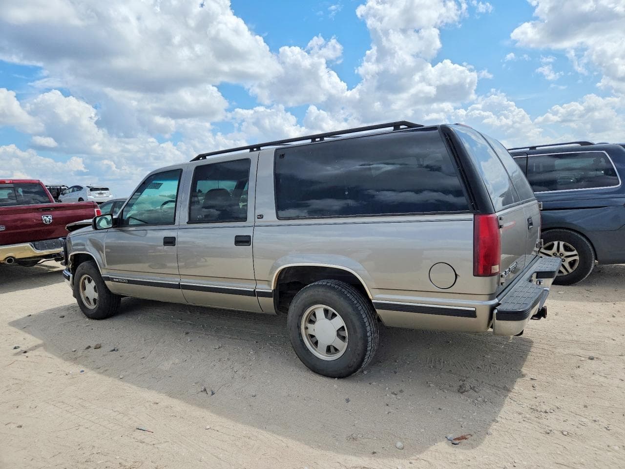 1999 GMC Suburban C1500 - foto 2