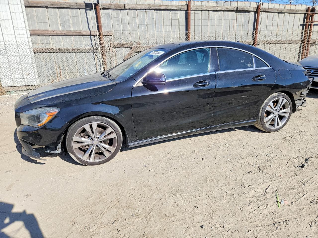 Mercedes-Benz CLA-klasse 2014 z USA