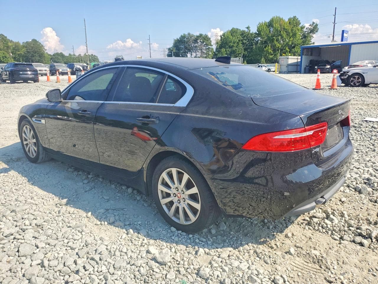 2019 Jaguar Xe - foto 2