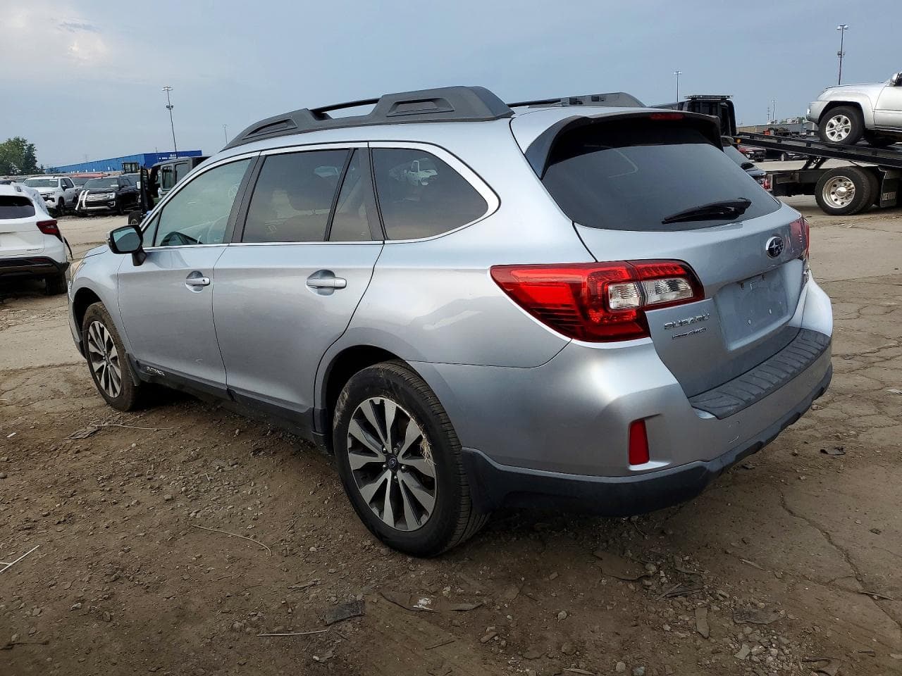 2015 Subaru Outback 3.6R Limited - foto 2