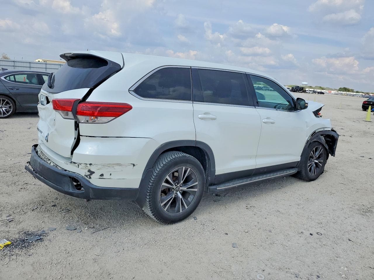 2019 Toyota Highlander Le - foto 3