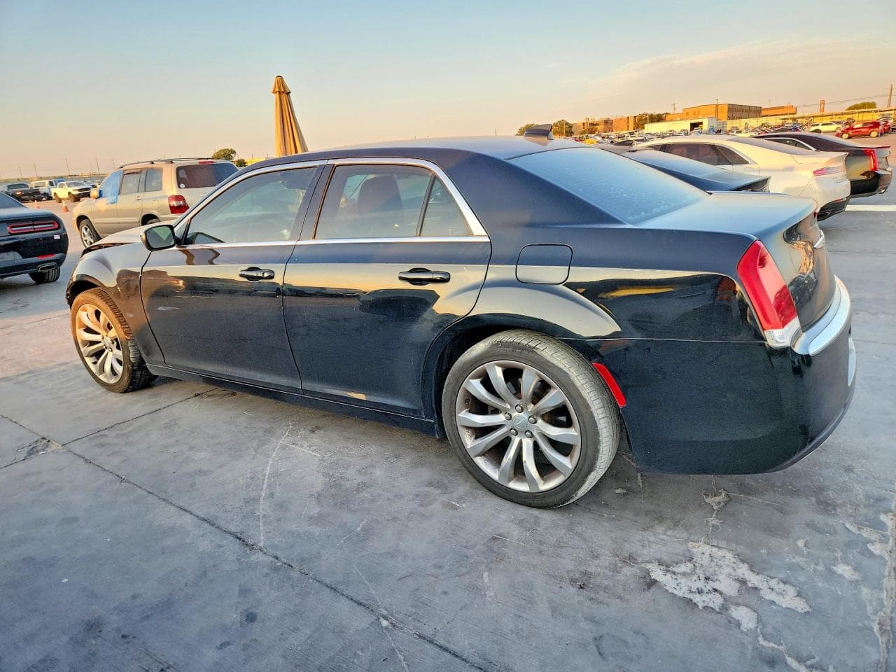 2019 Chrysler 300 Touring - foto 2