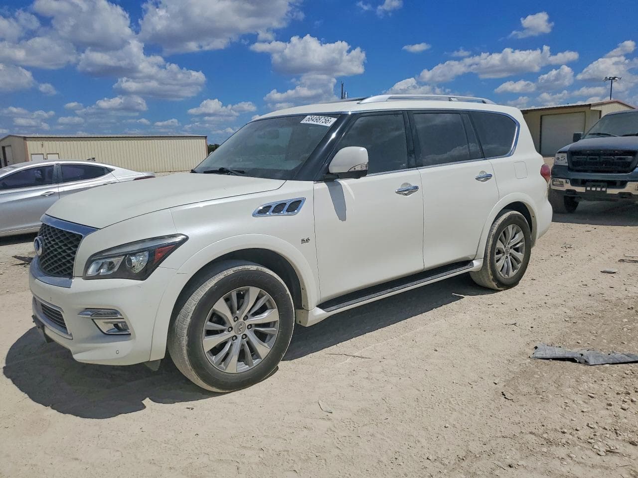 Infiniti QX80 2015 z USA