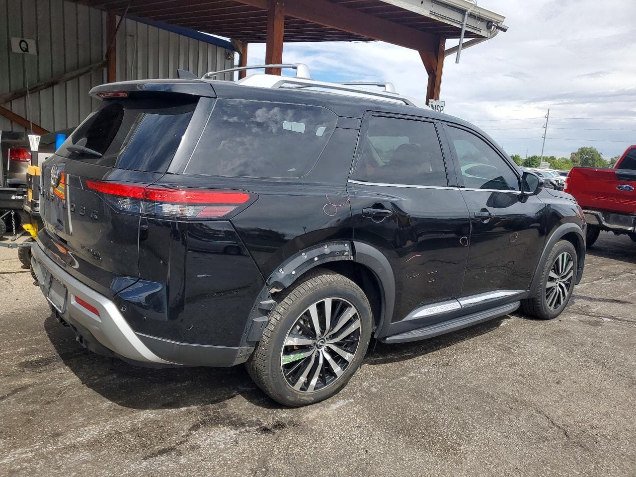 2023 Nissan Pathfinder Platinum - foto 3